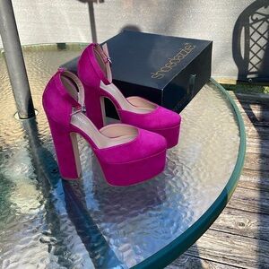 Shoe Dazzle Platform “Elena” Mary Jane Pump